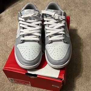 Nike dunk low retro pure platinum wolf grey size 8.5 men’s